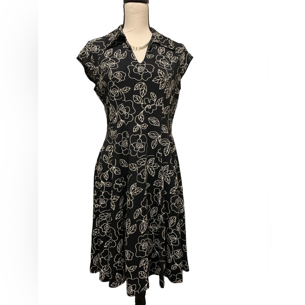 Robbie Bee like new black white floral dress Sz PM